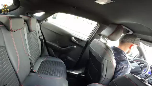 Блин, забыла деньги дома, и пришлось расплачиваться минетом и киской с таксистом