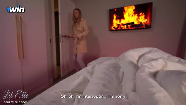 Я пришла к тебе не просто так, а чтобы потрахаться. Хорошо, раздевайся