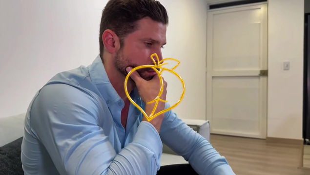 Хозяин не сдержался и трахнул свою грудастую домработницу