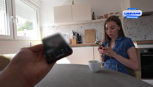 Сводная сестра дала брату полизать свою киску, только бы он перестал дрочить на её фотки