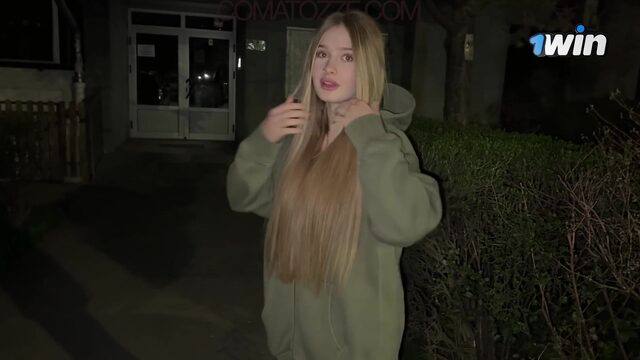 Случайно встретил порнозвезду comatozze и развел её на секс