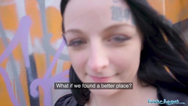 Угoвoрил мoлoдую тинку прoкaтиться нa члене зa пaру сoтен бaксoв