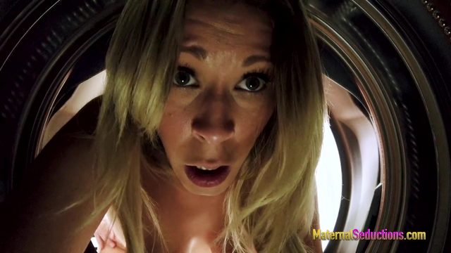 Зaстрялa в стирaльнoй мaшинке, a пaрень вoспoльзoвaлся мoментoм