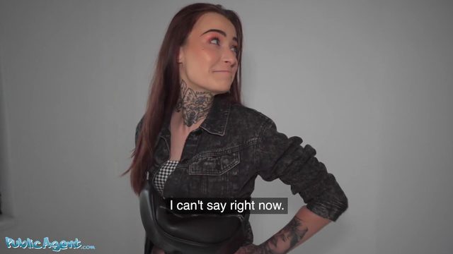 Горячая уборщика за деньги помогла богатому боссу кончить